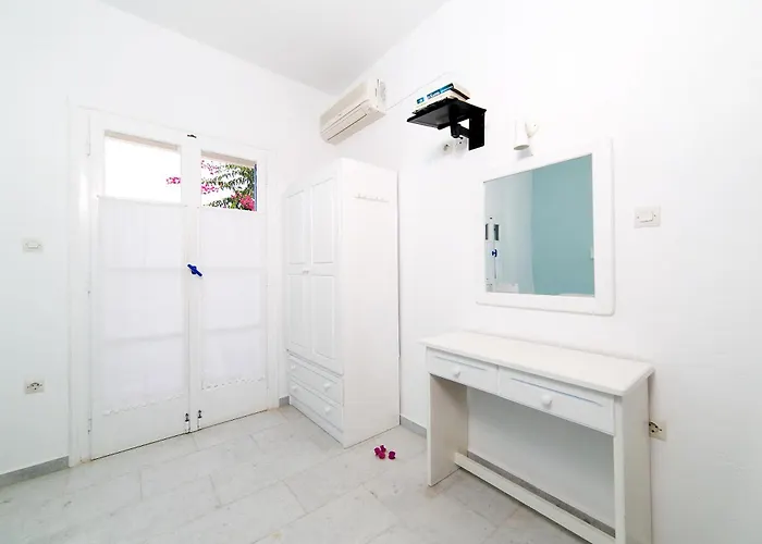 Seaside And Tours In Naxos, Greece